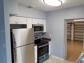 949 NW 10th St, Homestead FL 33030