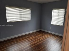 949 NW 10th St, Homestead FL 33030