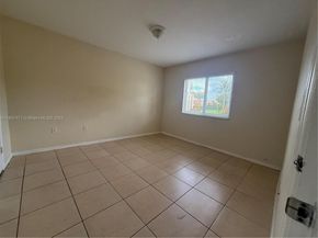 945 NE 34th Ave 104, Homestead FL 33033