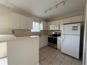 945 NE 34th Ave 104, Homestead FL 33033