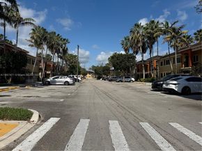 945 NE 34th Ave 104, Homestead FL 33033