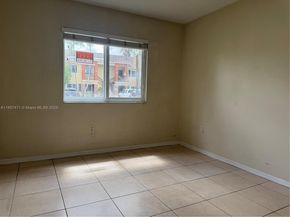 945 NE 34th Ave 104, Homestead FL 33033