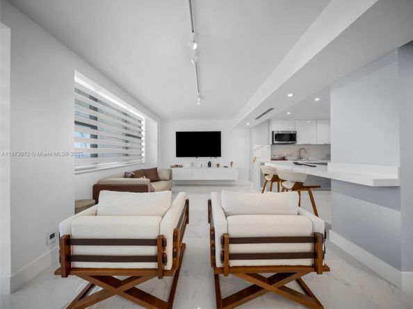 3180 S Ocean Dr 1101, Hallandale Beach FL 33009