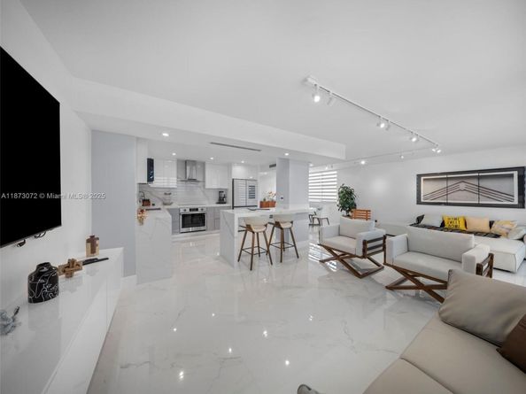 3180 S Ocean Dr 1101, Hallandale Beach FL 33009