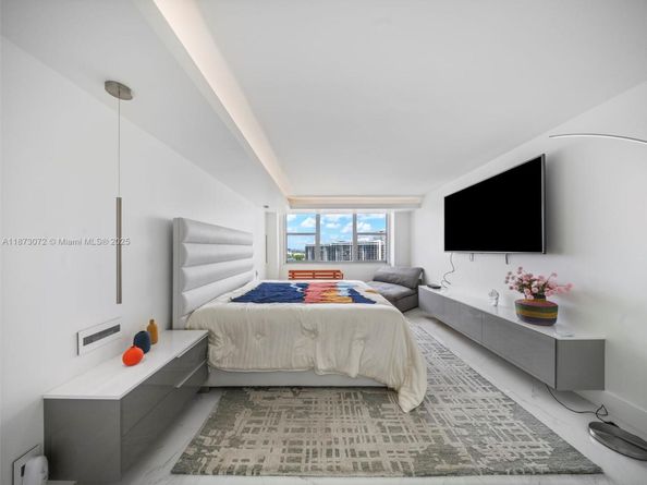 3180 S Ocean Dr 1101, Hallandale Beach FL 33009
