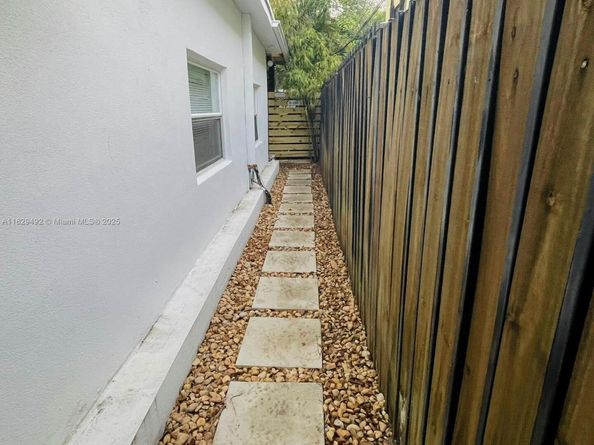 1125 SW 15th Ter, Fort Lauderdale FL 33312