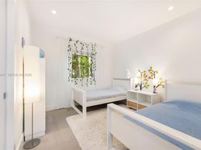 3655 Avocado Ave, Coconut Grove FL 33133