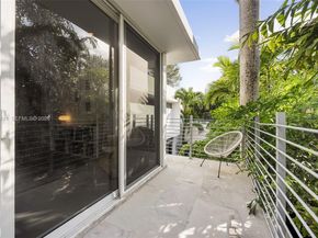 3655 Avocado Ave, Coconut Grove FL 33133