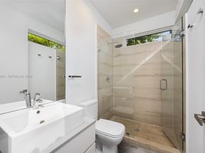 3655 Avocado Ave, Coconut Grove FL 33133