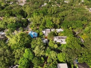 3655 Avocado Ave, Coconut Grove FL 33133