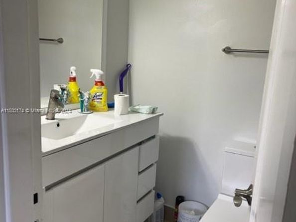 2020 NE 135th St 303, North Miami FL 33181
