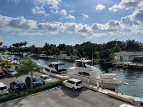 2020 NE 135th St 303, North Miami FL 33181