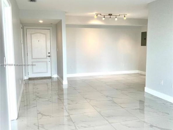 2501 Douglas Rd 601, Miami FL 33133
