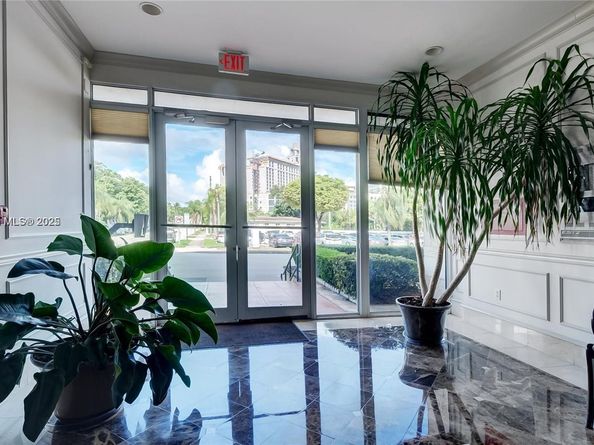 2501 Douglas Rd 601, Miami FL 33133
