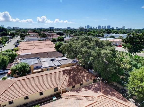 2501 Douglas Rd 601, Miami FL 33133