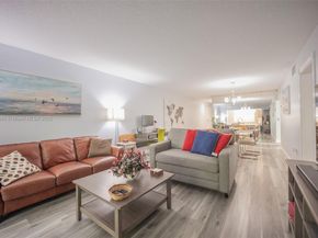 4000 Crystal Lake Dr 114, Deerfield Beach FL 33064