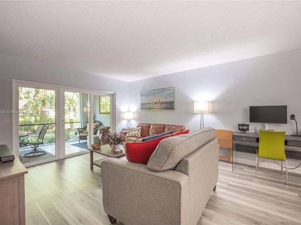 4000 Crystal Lake Dr 114, Deerfield Beach FL 33064