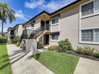 4000 Crystal Lake Dr