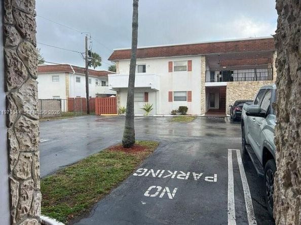 321 SW 1st Ct K4, Pompano Beach FL 33060