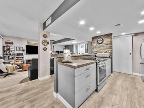 9410 Live Oak PL 110, Davie FL 33324