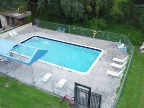 9410 Live Oak PL 110, Davie FL 33324