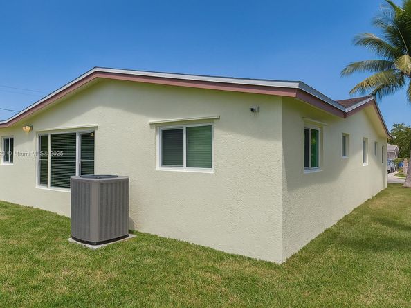 3770 NW 8th PLACE, Lauderhill FL 33311
