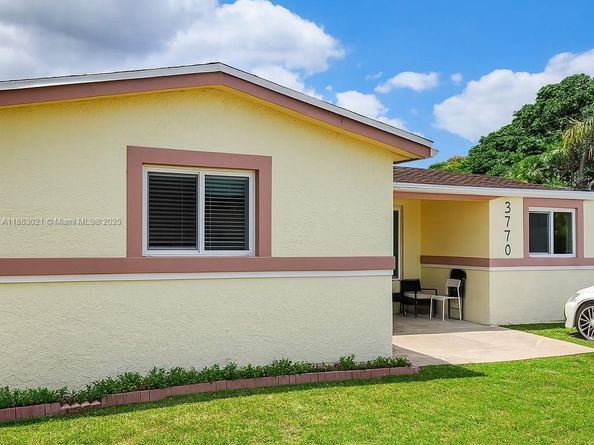 3770 NW 8th PLACE, Lauderhill FL 33311