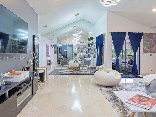 2330 Dover, Weston FL 33326