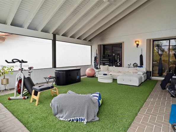 2330 Dover, Weston FL 33326