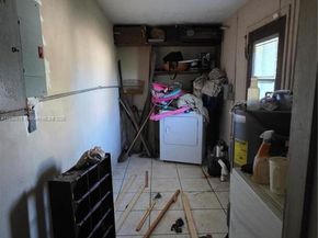 2915 NW 183rd St, Miami Gardens FL 33056
