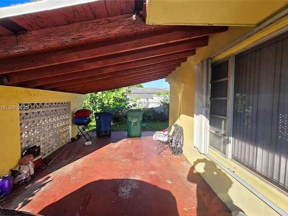 2915 NW 183rd St, Miami Gardens FL 33056