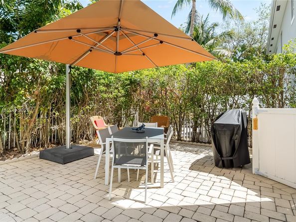 1307 SW 23rd Ct, Fort Lauderdale FL 33315
