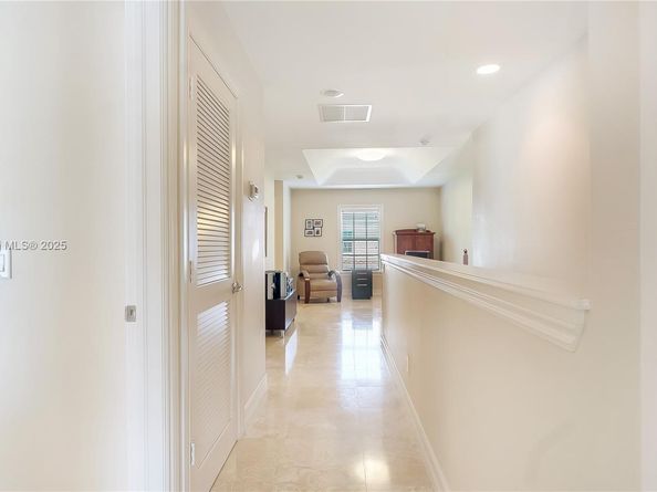 1307 SW 23rd Ct, Fort Lauderdale FL 33315