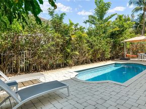 1307 SW 23rd Ct, Fort Lauderdale FL 33315