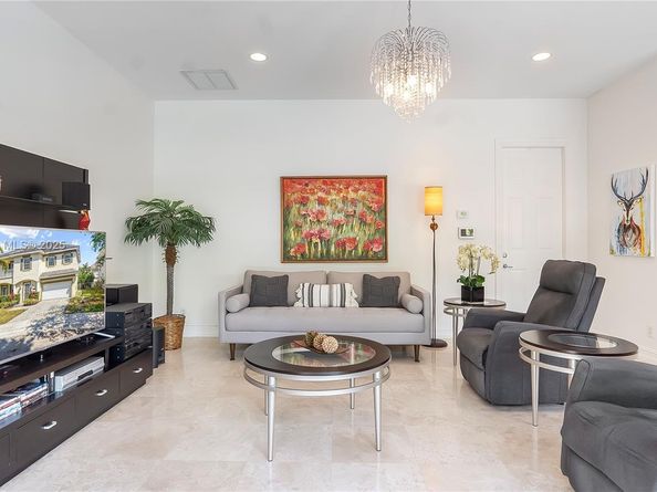 1307 SW 23rd Ct, Fort Lauderdale FL 33315