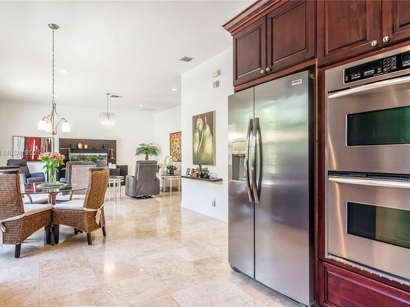 1307 SW 23rd Ct, Fort Lauderdale FL 33315