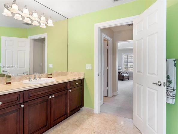 1307 SW 23rd Ct, Fort Lauderdale FL 33315