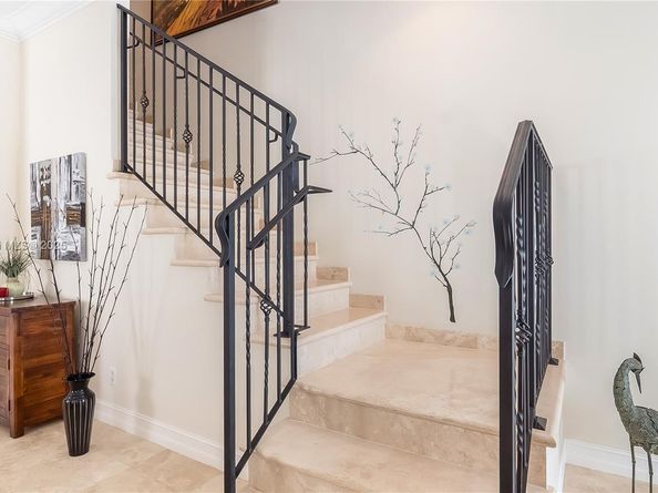 1307 SW 23rd Ct, Fort Lauderdale FL 33315
