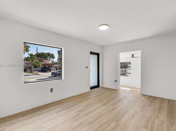 739 W 30th St, Hialeah FL 33012