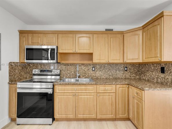 739 W 30th St, Hialeah FL 33012