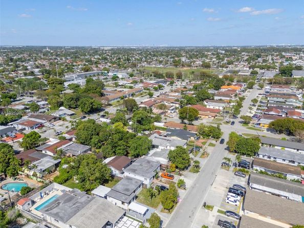 739 W 30th St, Hialeah FL 33012