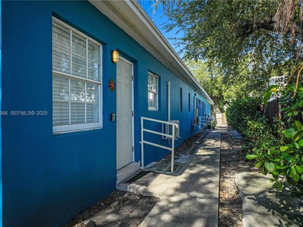 601 SW 6th Ave, Miami FL 33130