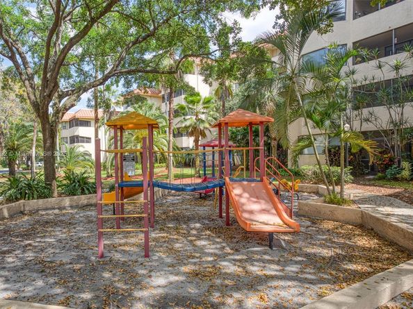 7401 NW 16th St 408, Plantation FL 33313