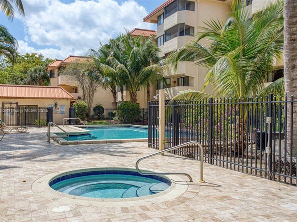 7401 NW 16th St 408, Plantation FL 33313