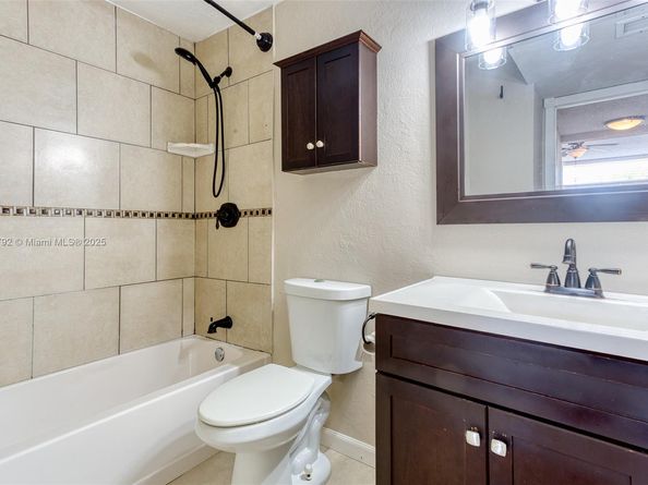 7401 NW 16th St 408, Plantation FL 33313