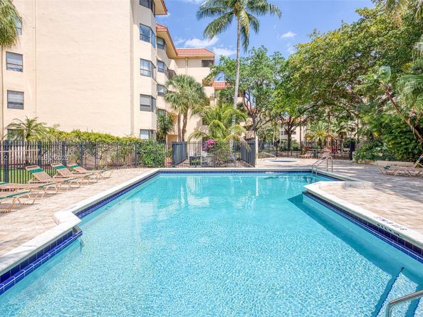 7401 NW 16th St 408, Plantation FL 33313