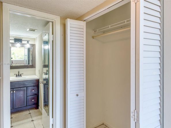 7401 NW 16th St 408, Plantation FL 33313