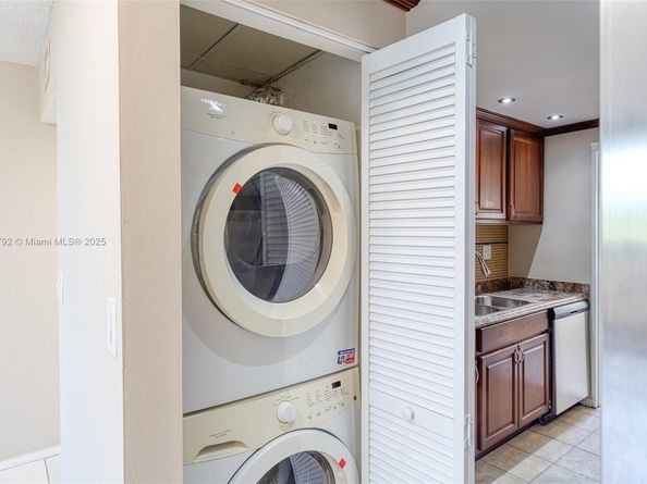 7401 NW 16th St 408, Plantation FL 33313