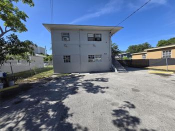925 NW 69th St
