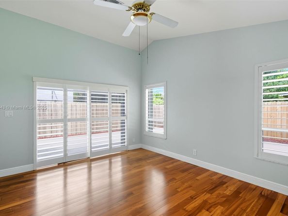 605 SW 15th St, Fort Lauderdale FL 33315